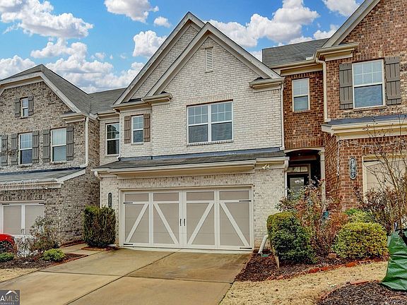 3rd image of 7325 Heritage Oak Ct