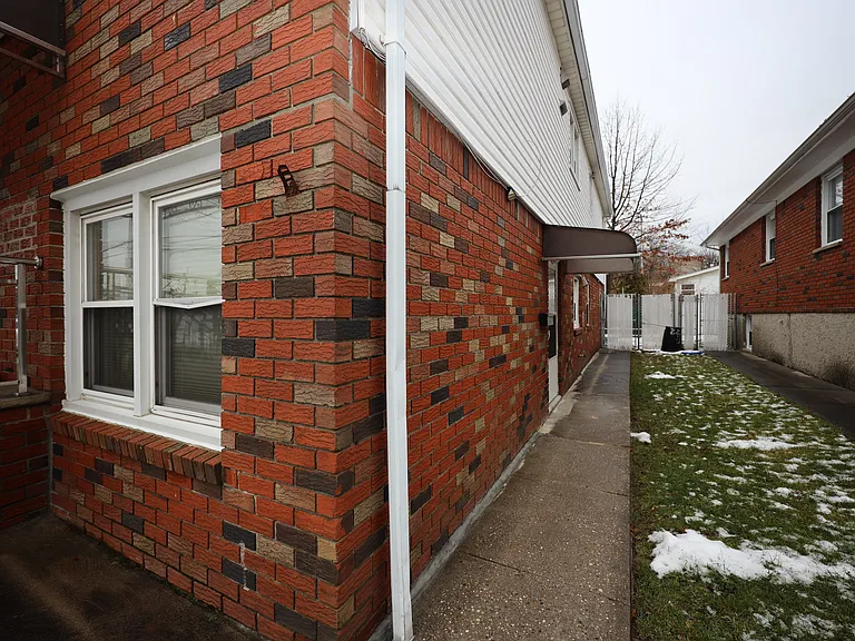 522 Tysens Ln #1F — Photo 3