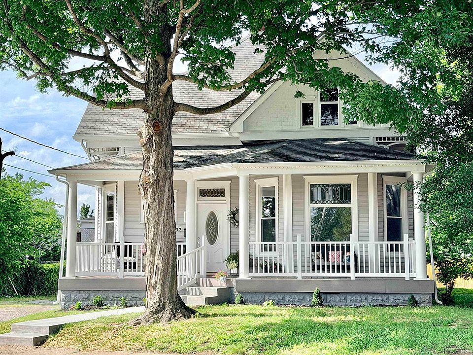 1st image of 602 E Main St
