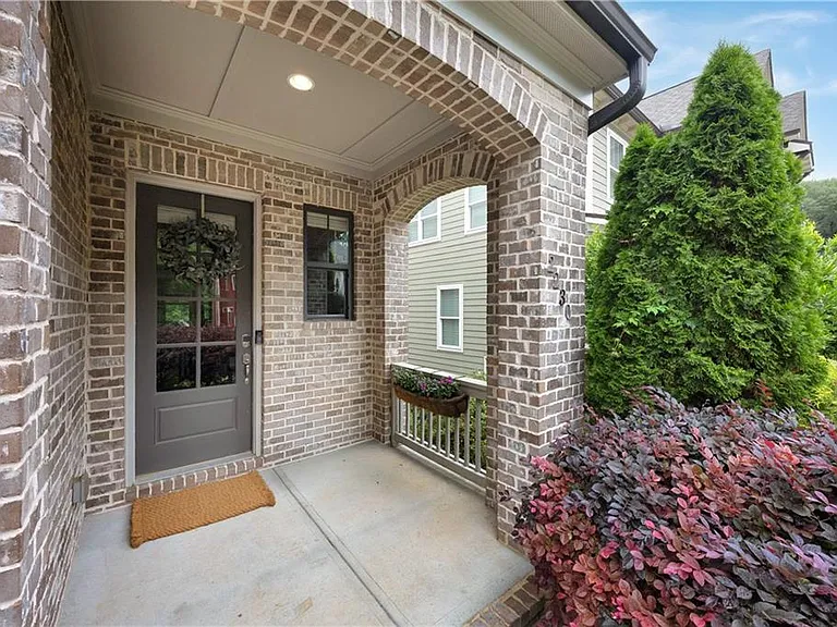 2230 Main St NW — Photo 3