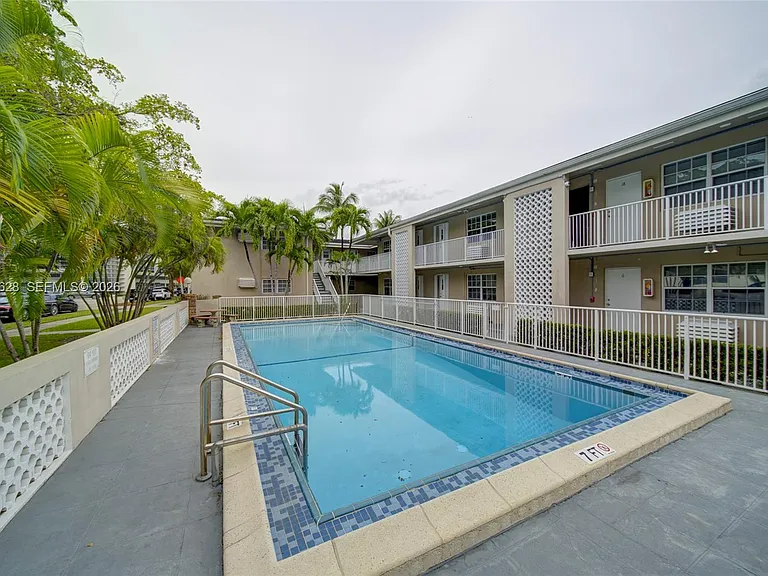 6565 Santona St #B19 — Photo 21