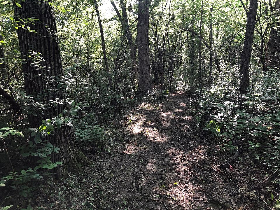 2nd image of 2570 Tennyson Ln
