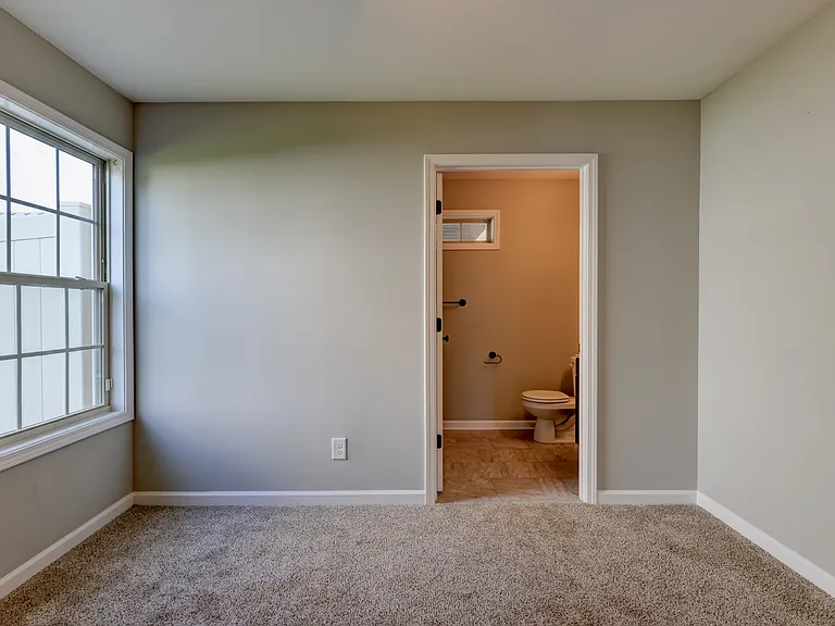 1008 Meadowview Ln — Photo 57
