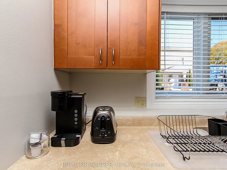 276 Carruthers Ave #A — Photo 12