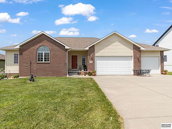2nd image of 8578 Lake Ridge Dr