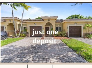 3220 NE 11th Dr, Homestead, FL 33033