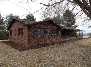 111 Sandpiper Ln, Galax, VA 24333