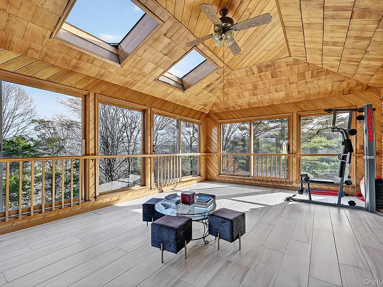 66 Murray Dr — Photo 23