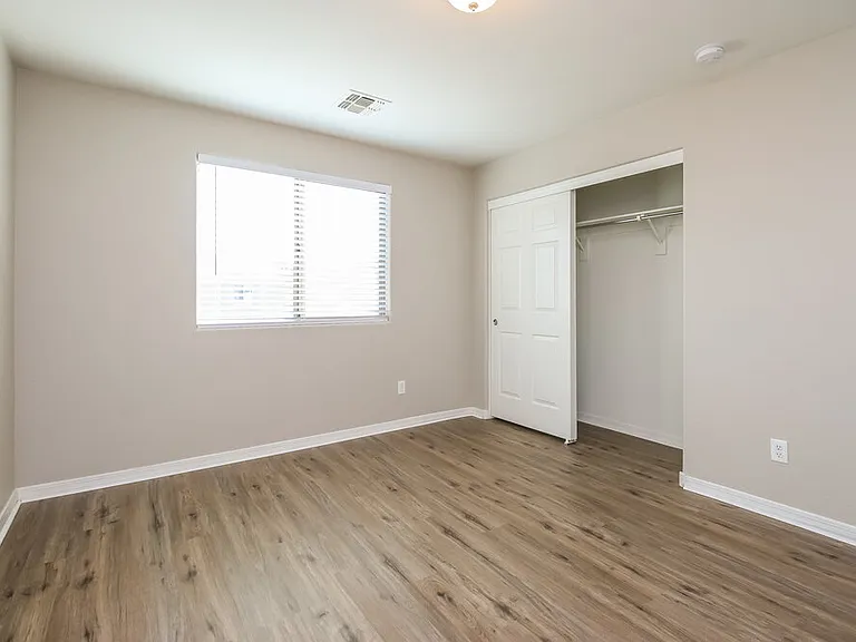 11043 E Silver Springs Ave — Photo 12