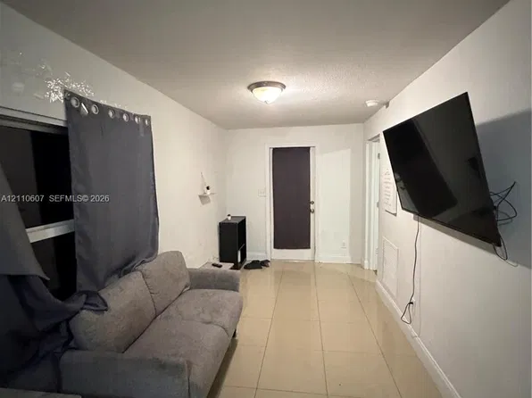 2820 SW 13th St #4, Miami, FL 33145
