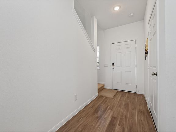 3rd image of 7326 Madison Commons Ln