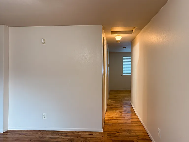732 10th St NE — Photo 9