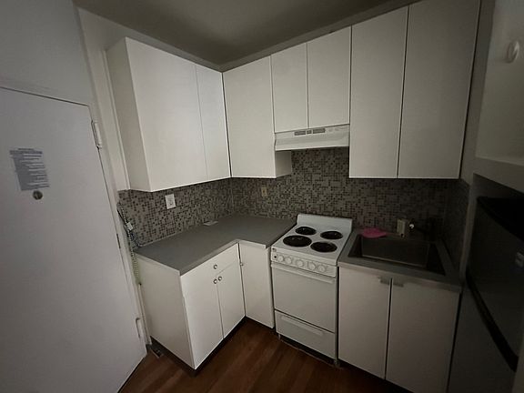 4th image of 137 W 83rd St APT 2S