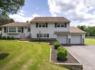 611 Old Stage Rd, East Brunswick, NJ 08816