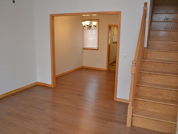 2nd image of 3214 Salmon St