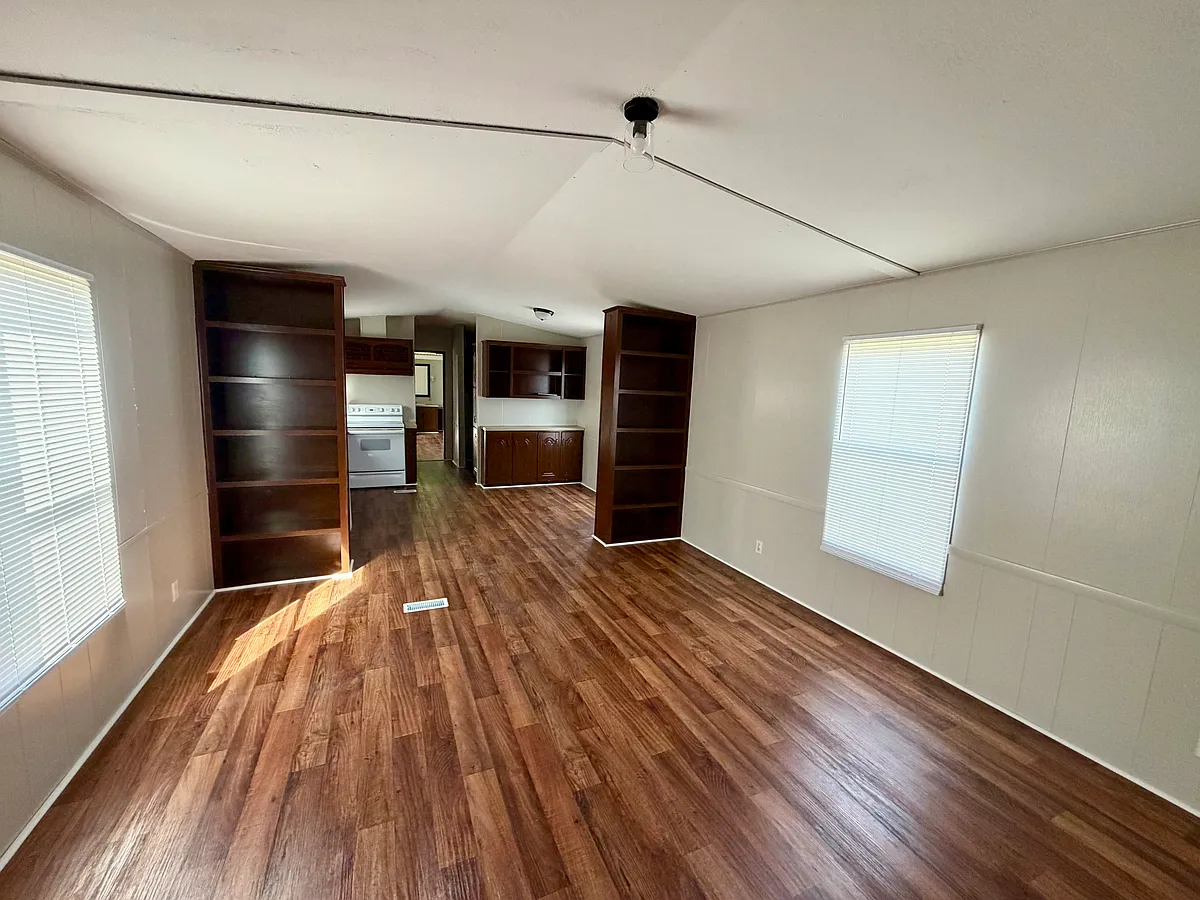 Building Photo - 1402 Chicopee Rd #60