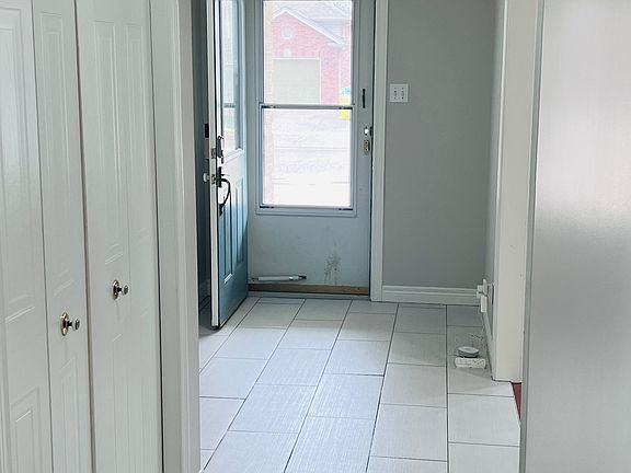3rd image of 1279 Aldersbrook Rd