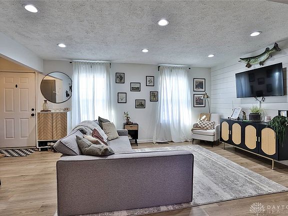5th image of 4911 Holly Ave