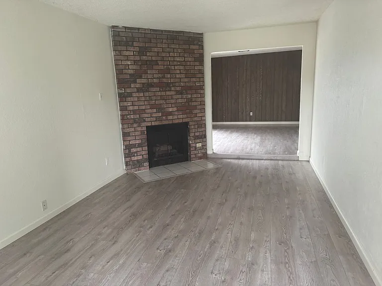 3327 Jayanne Way — Photo 2