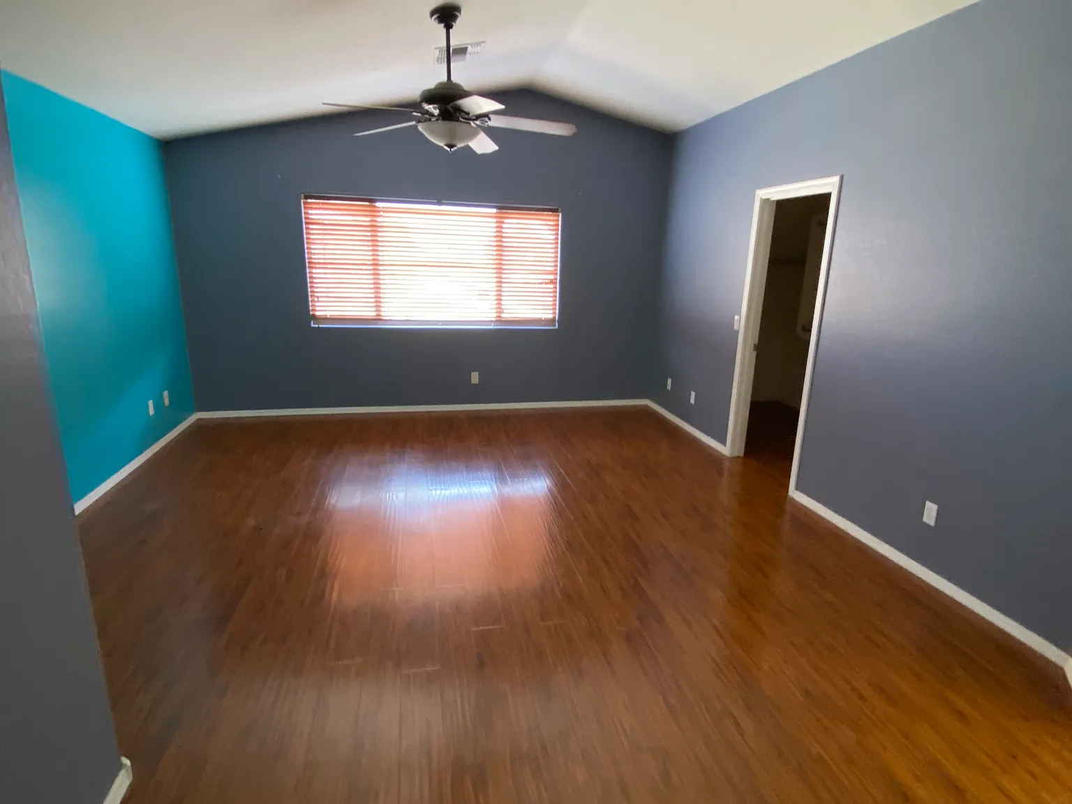 4 bed, 2138 sqft, $2,400 — Photo 2