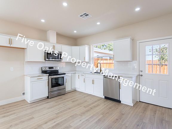 2nd image of 811 1/2 Natoma St
