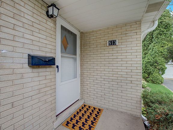3rd image of 813 N Patton Ave