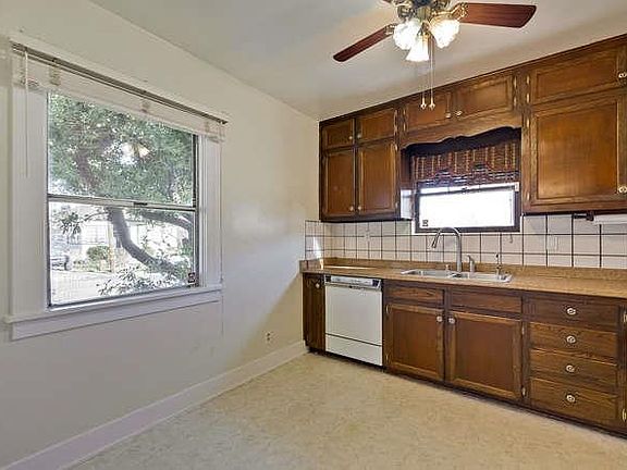 5th image of 1488 Martin Ave