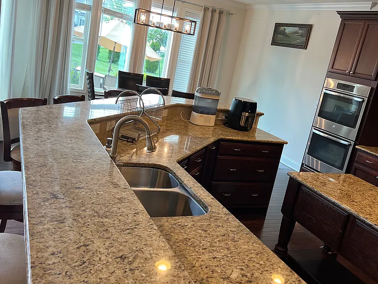 367 Ellenwood Dr — Photo 2