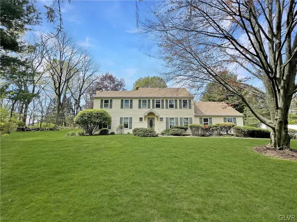 1640 Rambling Rose Ct, Bethlehem, PA 18015