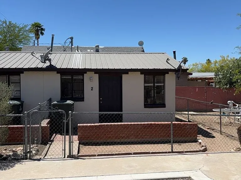 208 W Kelso St — Photo 2