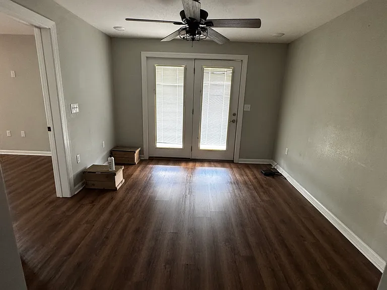 97 Regina Dr — Photo 4