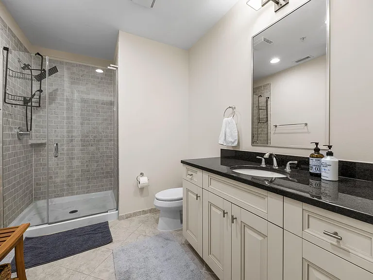 400 W North St #718-A — Photo 16