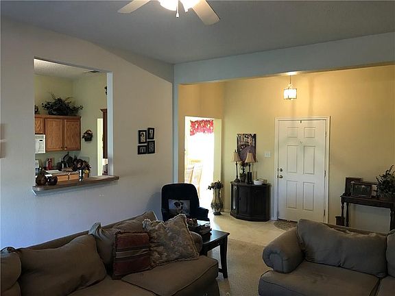 5th image of 867 Fairview Dr