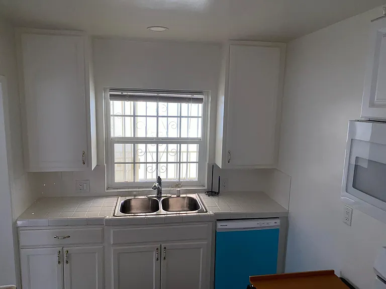 7711 Romaine St #7711 — Photo 3