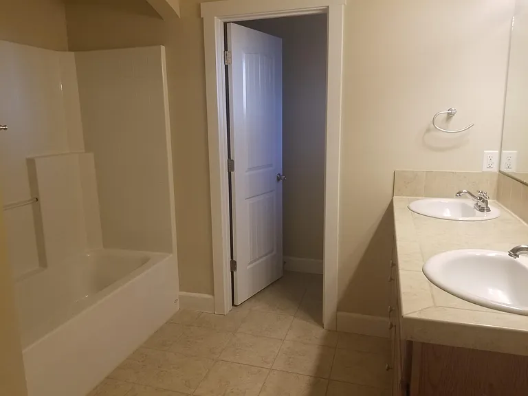 4708 N Zachary Way — Photo 9