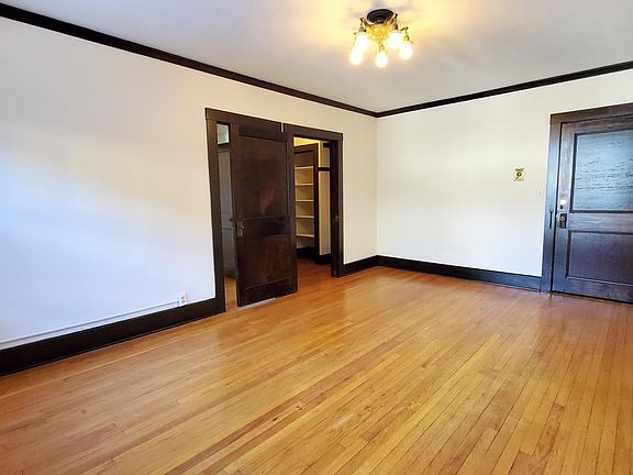 5th image of 115 Bedford St SE