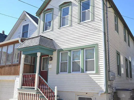 1827 N Warren Ave photo 1