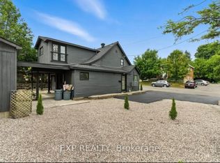 564 Brunel St #3, Ottawa, ON K1K 2G6