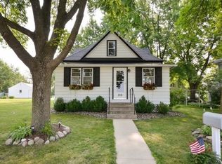 312 Bluejay Ave, Mayer, MN 55360