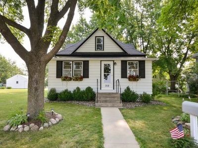 312 Bluejay Ave, Mayer, MN, 55360