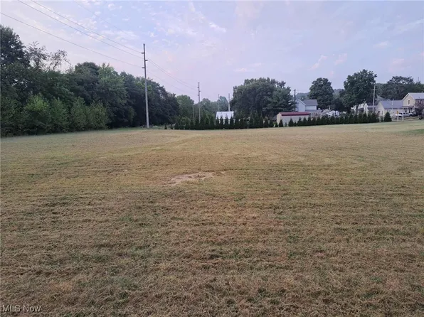 N 15th St, Coshocton, OH 43812