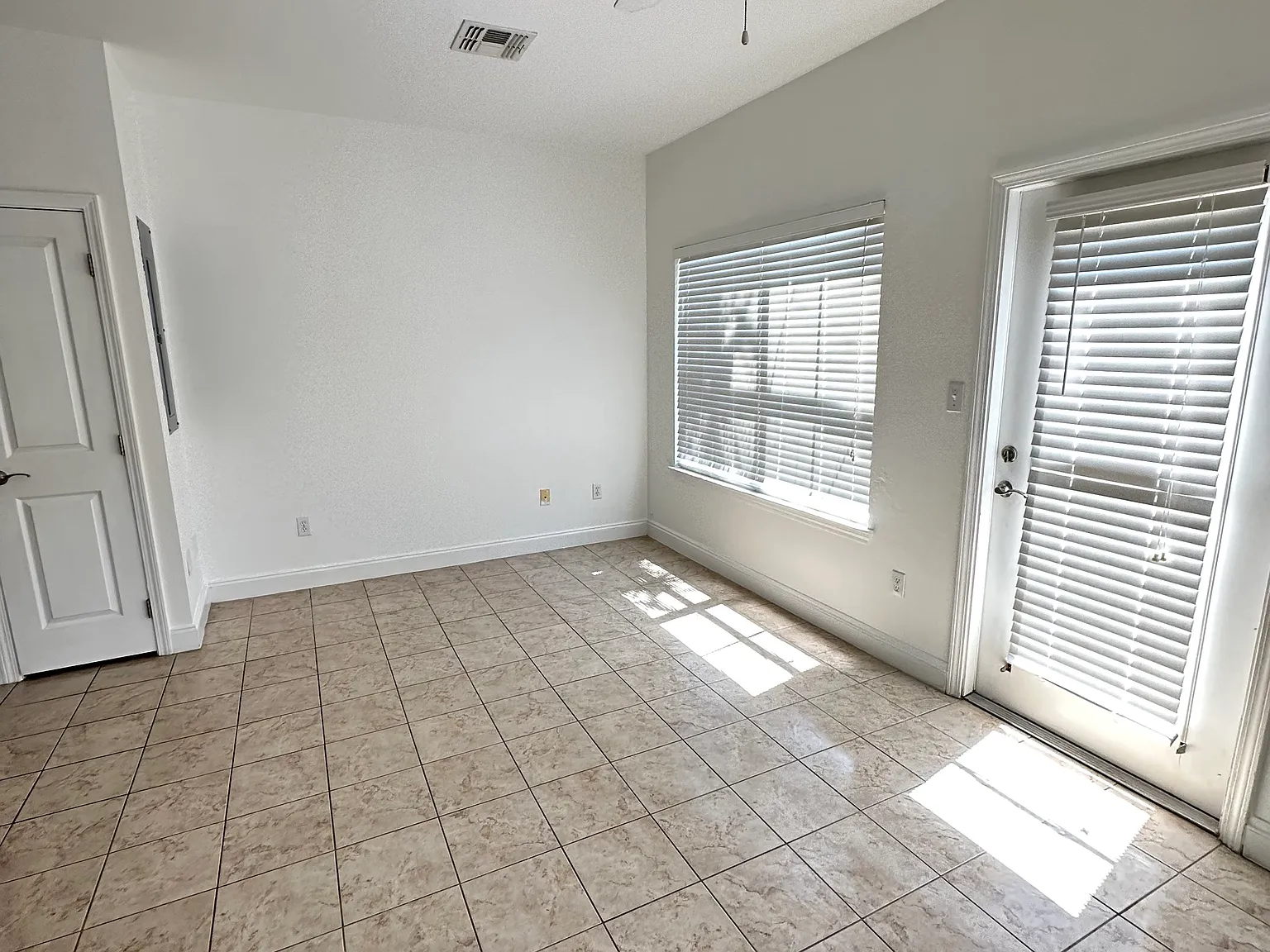24 Talon Ct — Photo 4