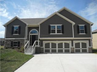 428 Duncan Dr, Liberty, MO 64068