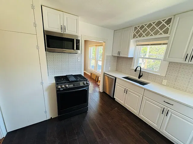 2 bed, 1200 sqft, $2,400 — Photo 4