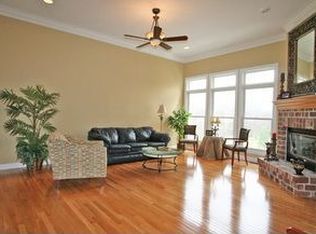 4263 Austin Ridge Dr, Saint Charles, MO 63304