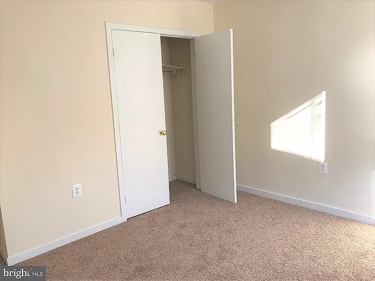 2 bed, $1,200 — Photo 4