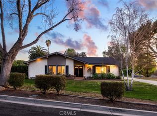 1274 Muirfield Rd, Riverside, CA 92506