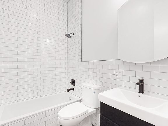 3rd image of 219 Irving Ave APT 3R