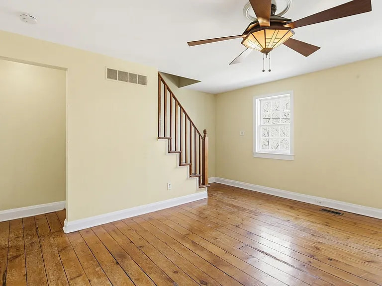 947 Oella Ave — Photo 18