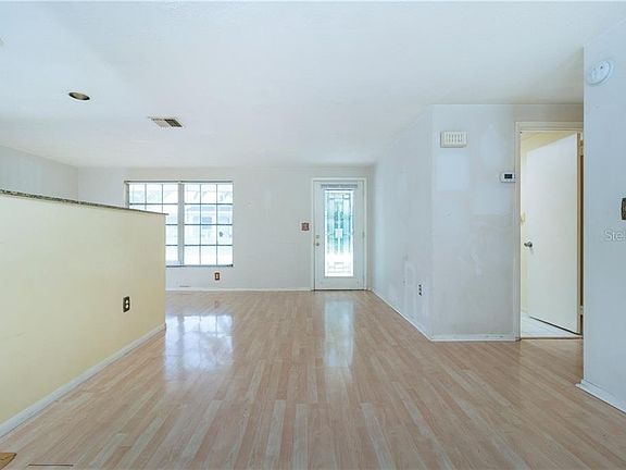 5th image of 18697 Klingler Cir